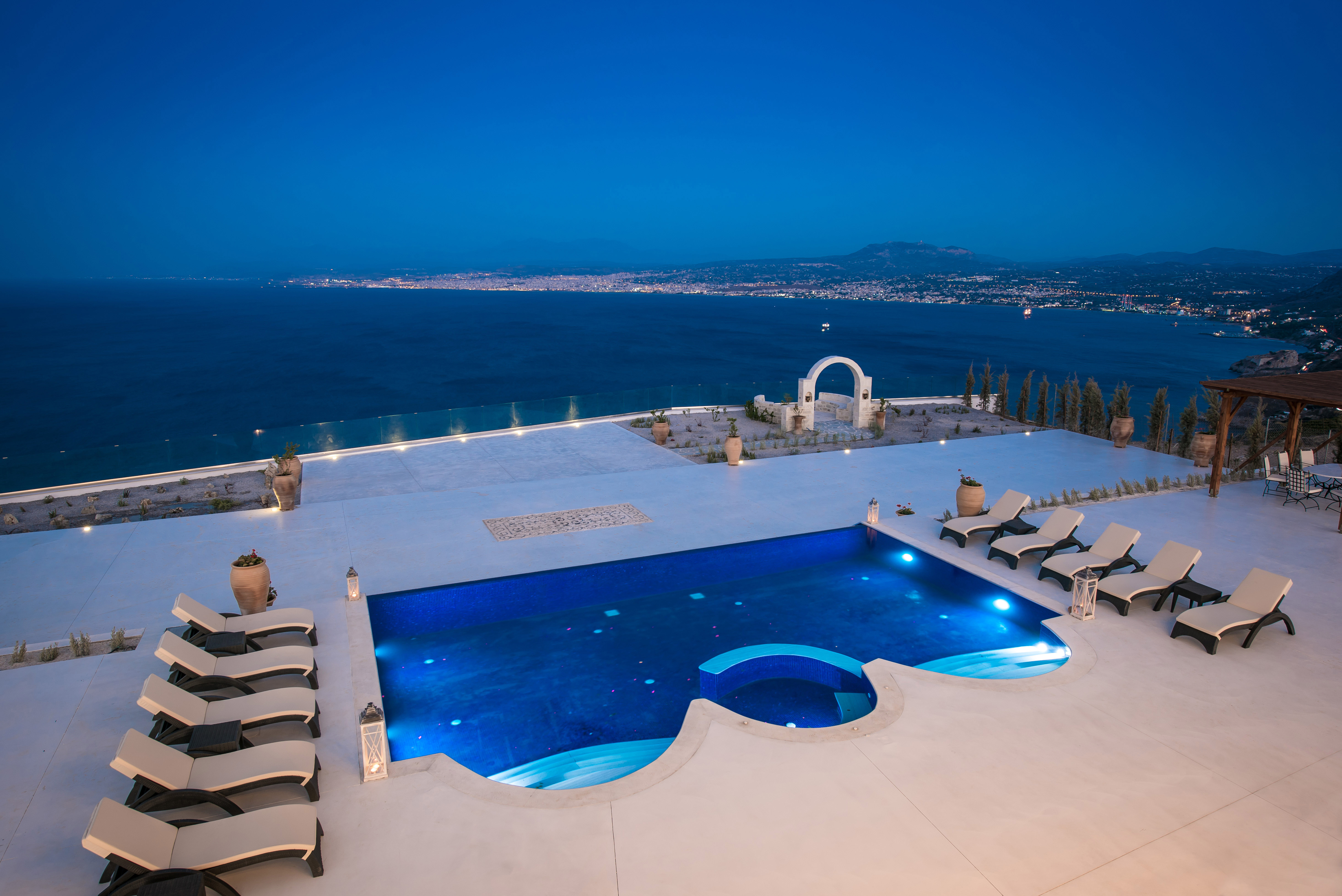 Wine Dark Sea Villas - VILLA SANTORINI IN CRETE